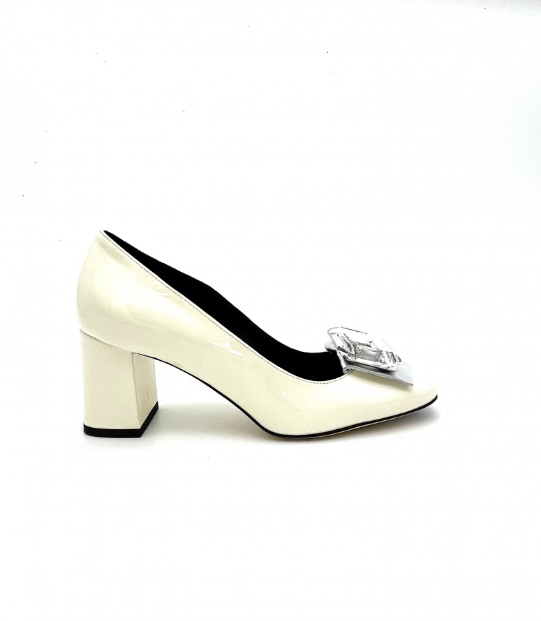 Decolletè con accessorio