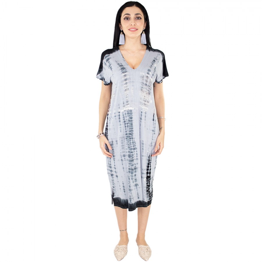 Abito realizzato in 100% rayon e dipinto a mano con tinte naturali. ogni capo è da considerarsi un pezzo unico. 